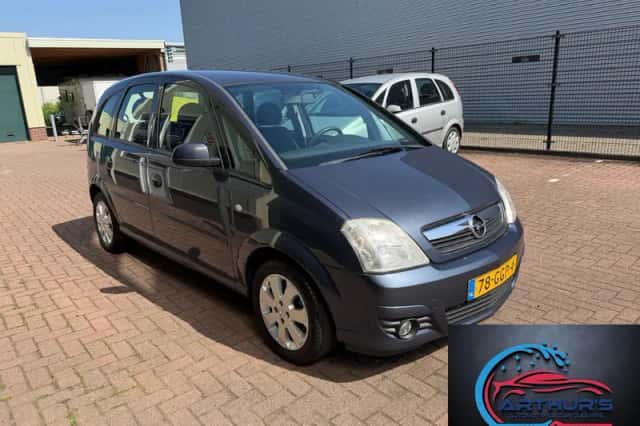 Opel Meriva (2008) thumbnail 3