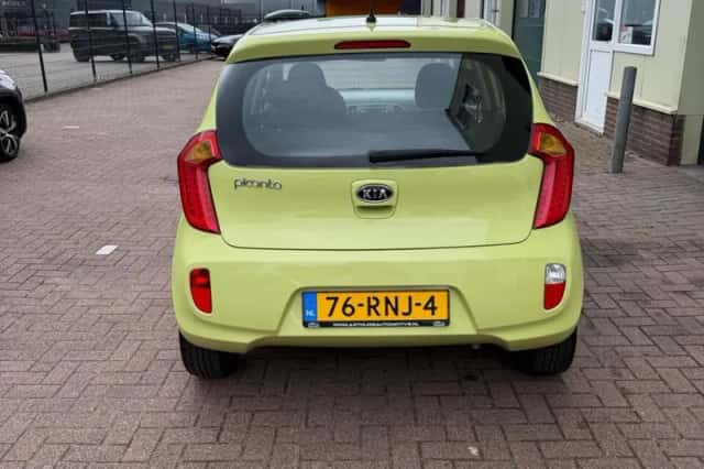 Kia Picanto (2011) thumbnail 5