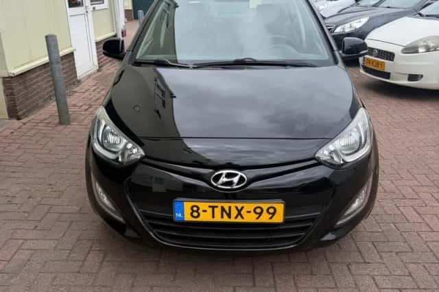 Hyundai i20 (2014) thumbnail 2