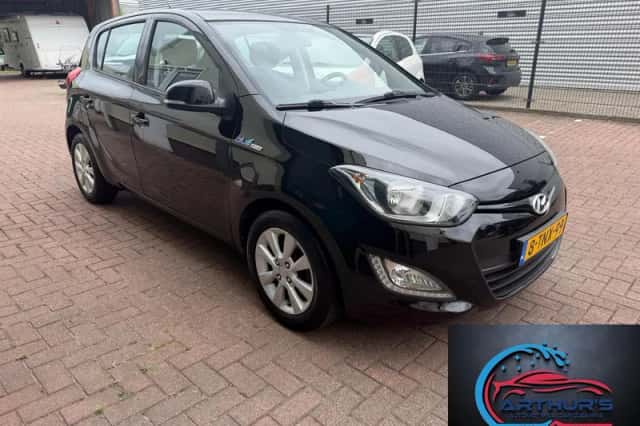 Hyundai i20 (2014) thumbnail 3
