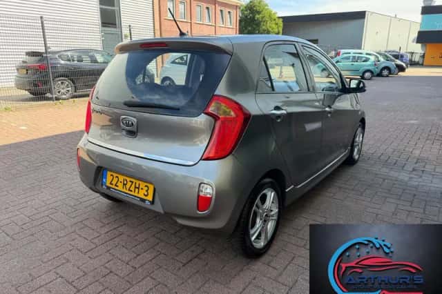 Kia Picanto (2012) thumbnail 4