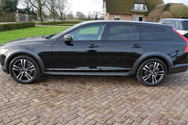 Volvo V90 Cross Country (2018) thumbnail 6