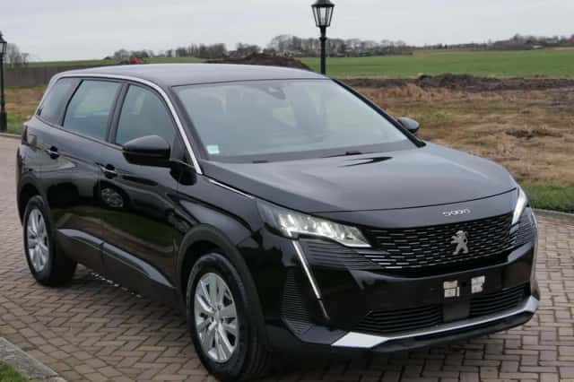 Peugeot 5008 (2021) thumbnail 1