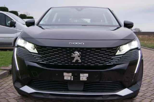 Peugeot 5008 (2021) thumbnail 4