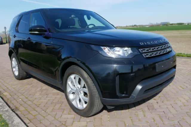 Land Rover Discovery (2018) thumbnail 1