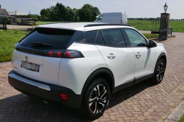Peugeot 2008 (2021) thumbnail 5