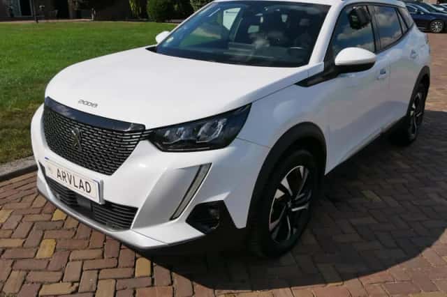 Peugeot 2008 (2021) thumbnail 4