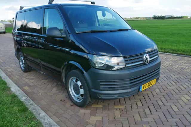 Volkswagen Transporter (2016) thumbnail 1