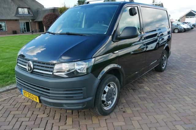 Volkswagen Transporter (2016) thumbnail 4