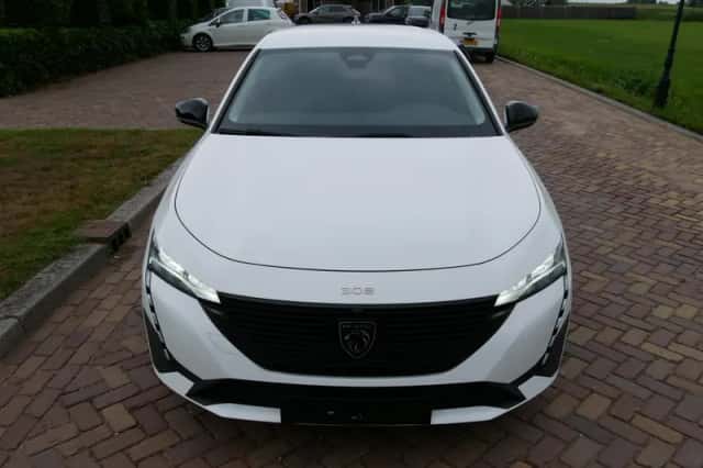 Peugeot 308 (2022) thumbnail 2