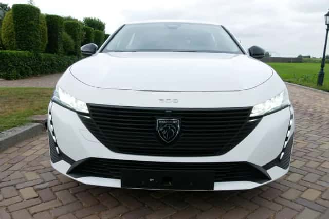 Peugeot 308 (2022) thumbnail 3