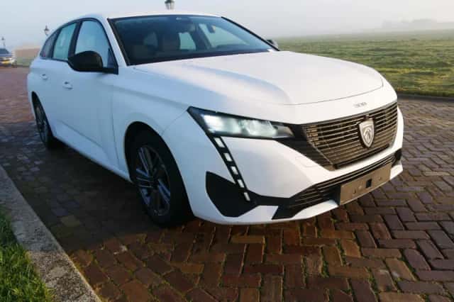 Peugeot 308 (2022) thumbnail 1