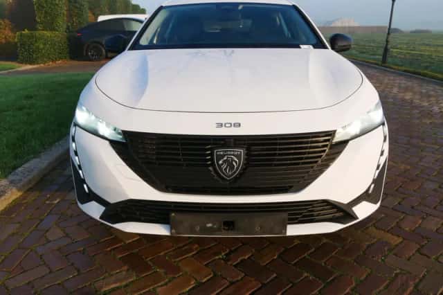 Peugeot 308 (2022) thumbnail 3