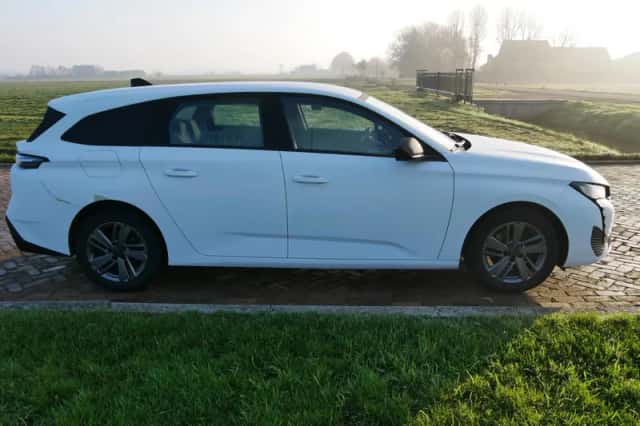 Peugeot 308 (2022) thumbnail 5