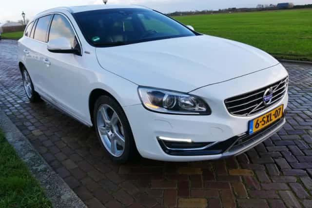 Volvo V60 (2013) thumbnail 1