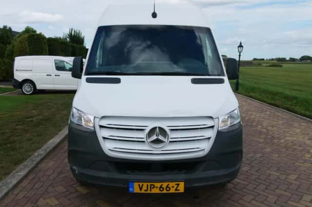 Mercedes-Benz Sprinter (2021) thumbnail 3