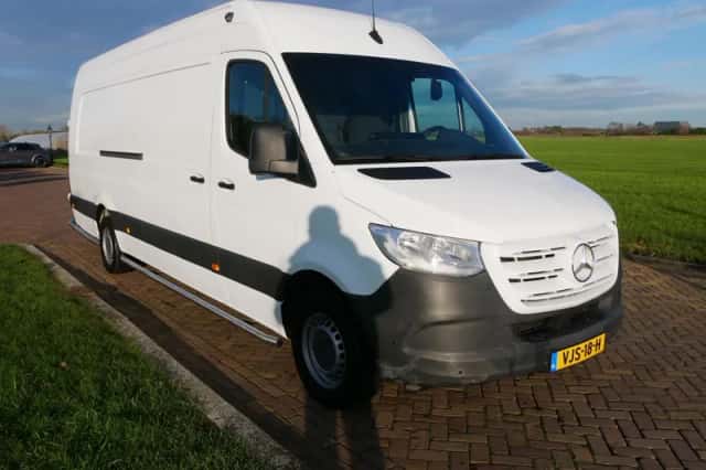 Mercedes-Benz Sprinter (2021) thumbnail 1