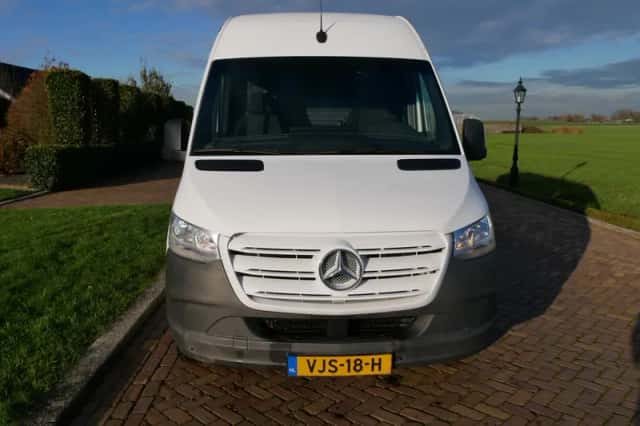 Mercedes-Benz Sprinter (2021) thumbnail 3