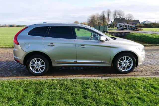 Volvo XC60 (2015) thumbnail 6