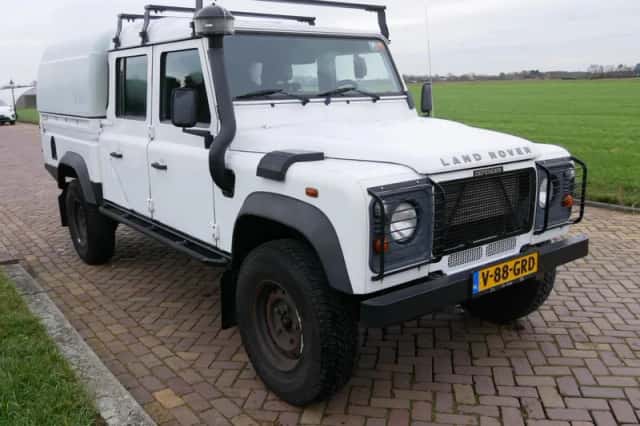 Land Rover Defender (2012) thumbnail 1