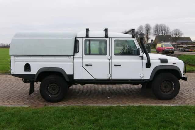 Land Rover Defender (2012) thumbnail 5