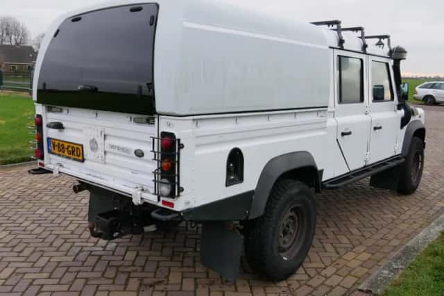 Land Rover Defender (2012) thumbnail 6