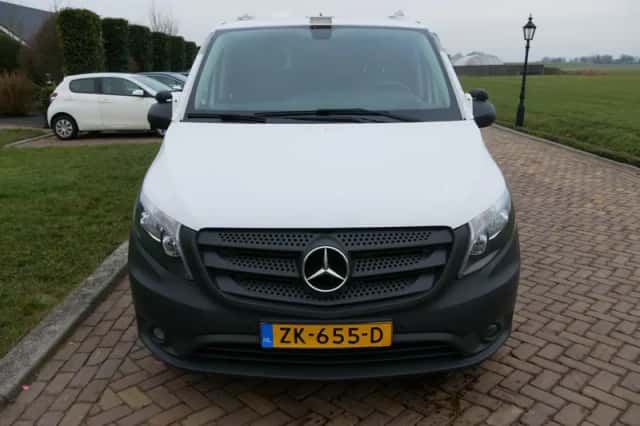 Mercedes-Benz Vito (2019) thumbnail 3