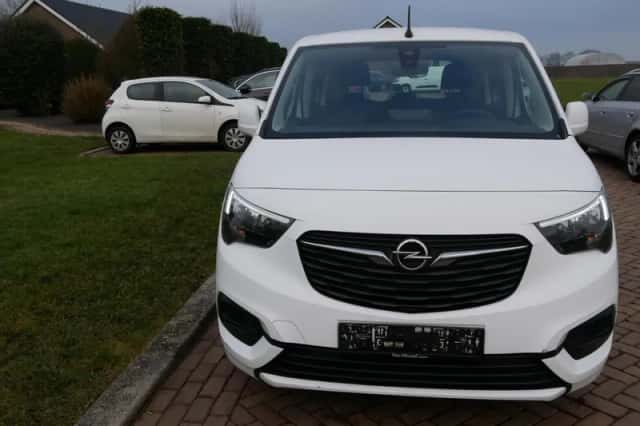 Opel Combo (2019) thumbnail 3