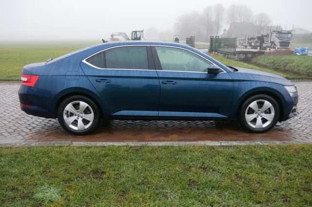 Škoda Superb (2022) thumbnail 6