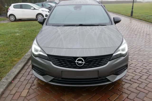 Opel Astra (2021) thumbnail 3