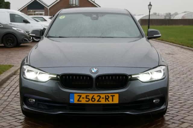 BMW 3-Serie (2018) thumbnail 4
