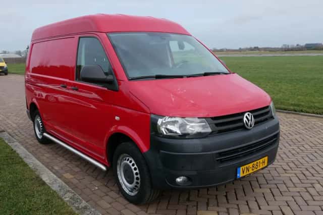 Volkswagen Transporter (2015) thumbnail 1