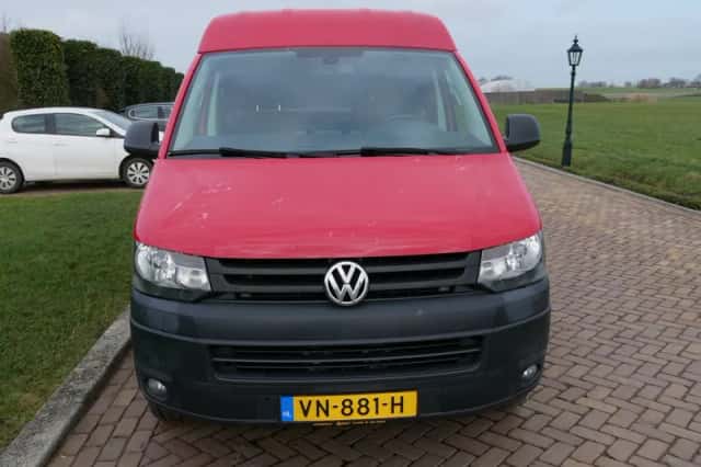 Volkswagen Transporter (2015) thumbnail 3