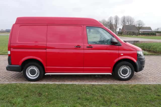 Volkswagen Transporter (2015) thumbnail 6