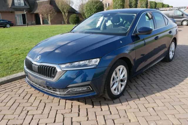Škoda Octavia (2020) thumbnail 4