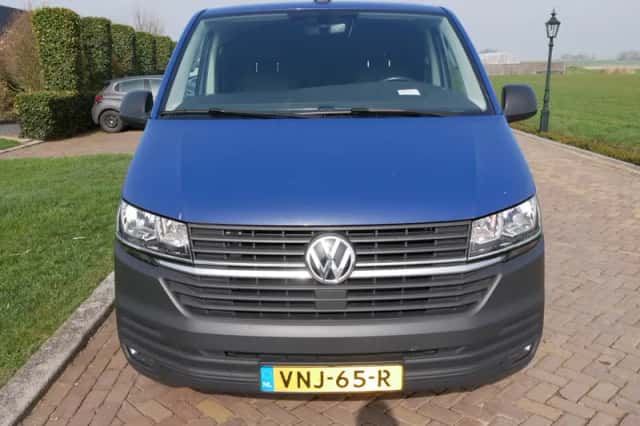 Volkswagen Transporter (2022) thumbnail 3