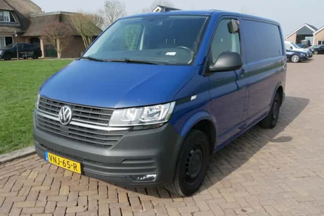 Volkswagen Transporter (2022) thumbnail 4