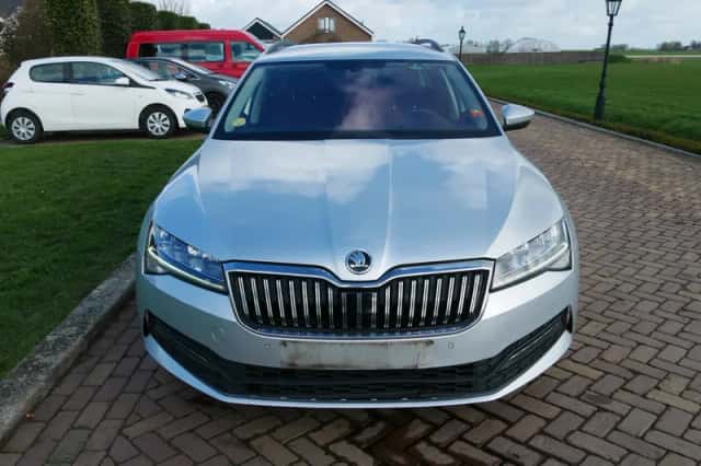Škoda Superb (2020) thumbnail 3
