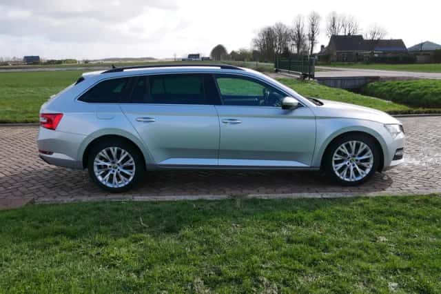 Škoda Superb (2020) thumbnail 6