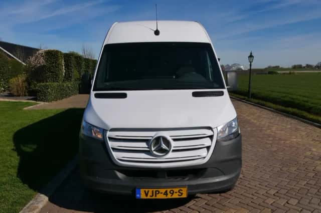 Mercedes-Benz Sprinter (2021) thumbnail 3