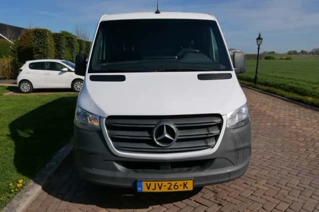 Mercedes-Benz Sprinter (2021) thumbnail 3
