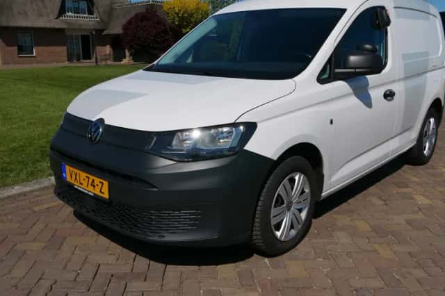 Volkswagen Caddy (2023) thumbnail 4