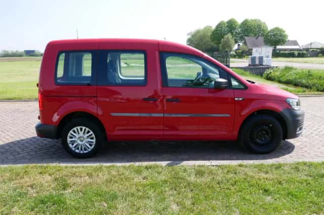 Volkswagen Caddy (2017) thumbnail 6