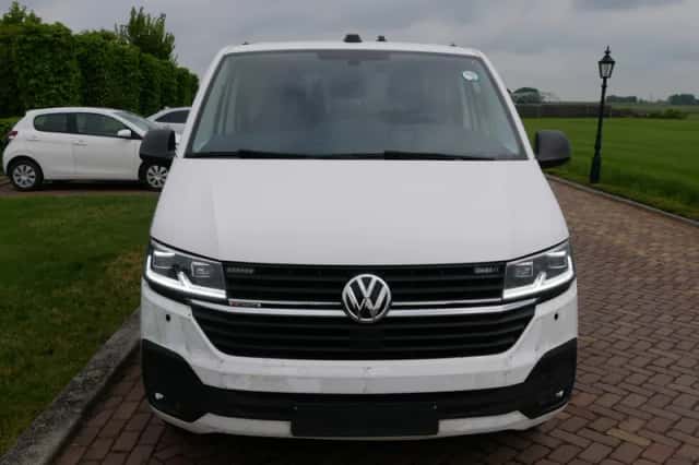 Volkswagen Transporter (2022) thumbnail 3