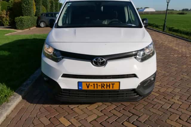 Toyota ProAce City (2024) thumbnail 3