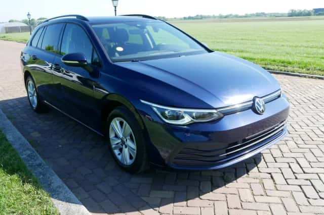 Volkswagen Golf (2022) thumbnail 1