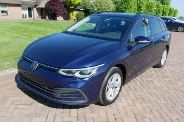 Volkswagen Golf (2022) thumbnail 4