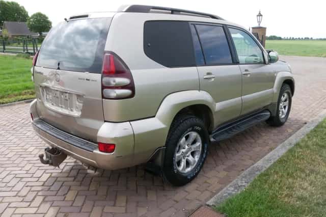 Toyota Land Cruiser (2006) thumbnail 6