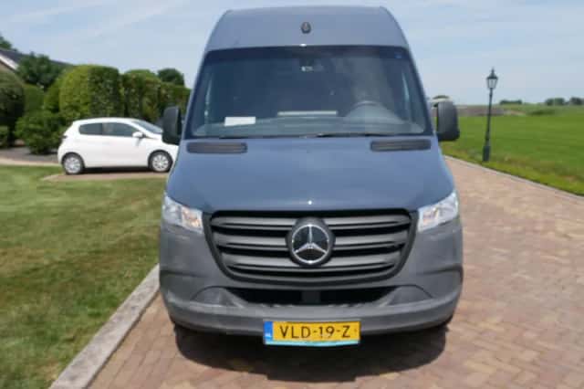 Mercedes-Benz eSprinter (2021) thumbnail 3