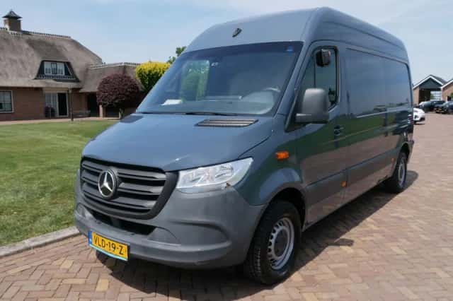 Mercedes-Benz eSprinter (2021) thumbnail 4